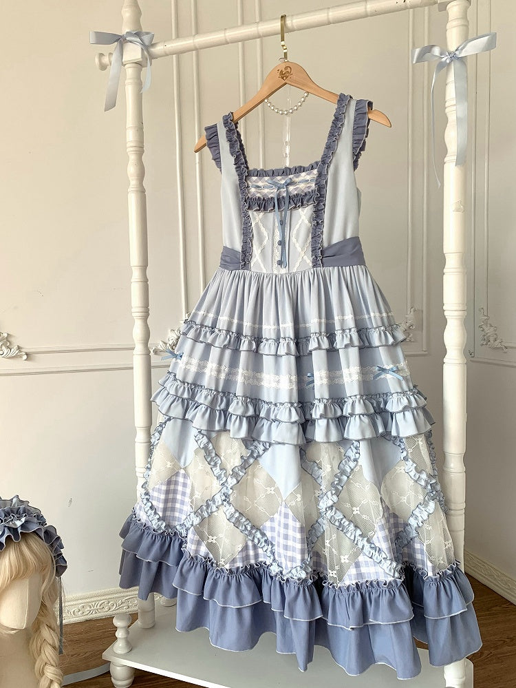 Lässiges Lolita-Kleid mit blauem Gingham-Muster und floralen Spitzenaufnähern