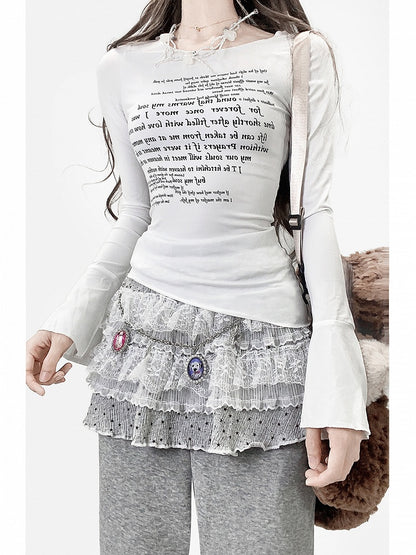 ホワイトプリントベルアシンメトリーレタービタースウィートスリーブヘムトップス