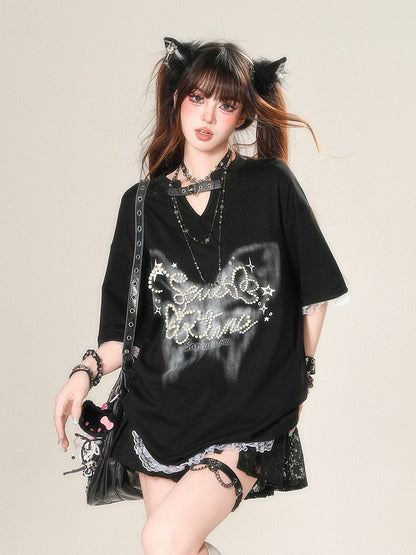 Mintgrünes/schwarzes/weißes T-Shirt mit V-Ausschnitt, Herzschnalle, Perlendetails und Spitzenbesatz