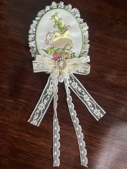 / 花瓶レース花刺繍トリムブローチ