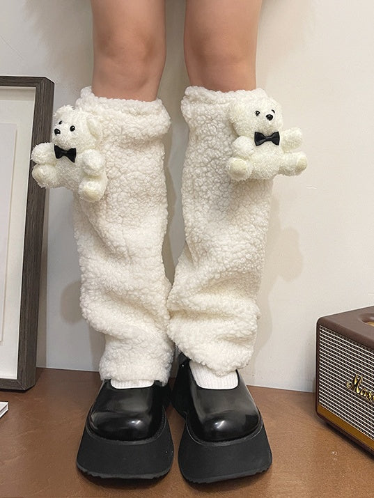 Weiße Lolita-Bärenpuppe mit Schleife