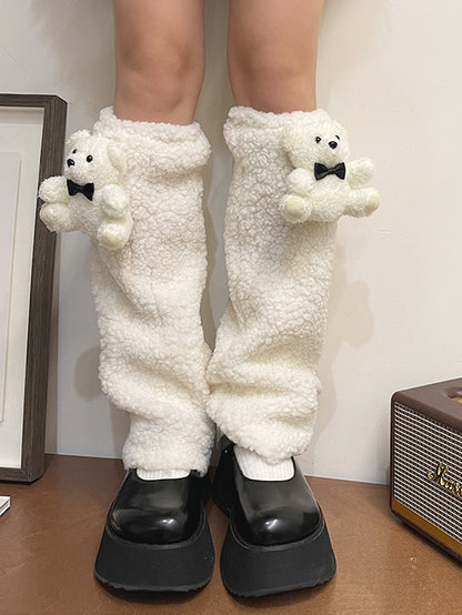 Weiße Lolita-Bärenpuppe mit Schleife