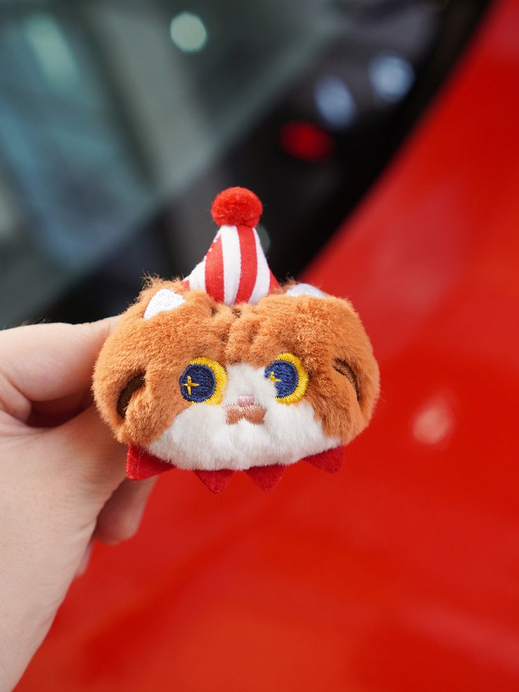 Süße Plüschbrosche in Kätzchenform