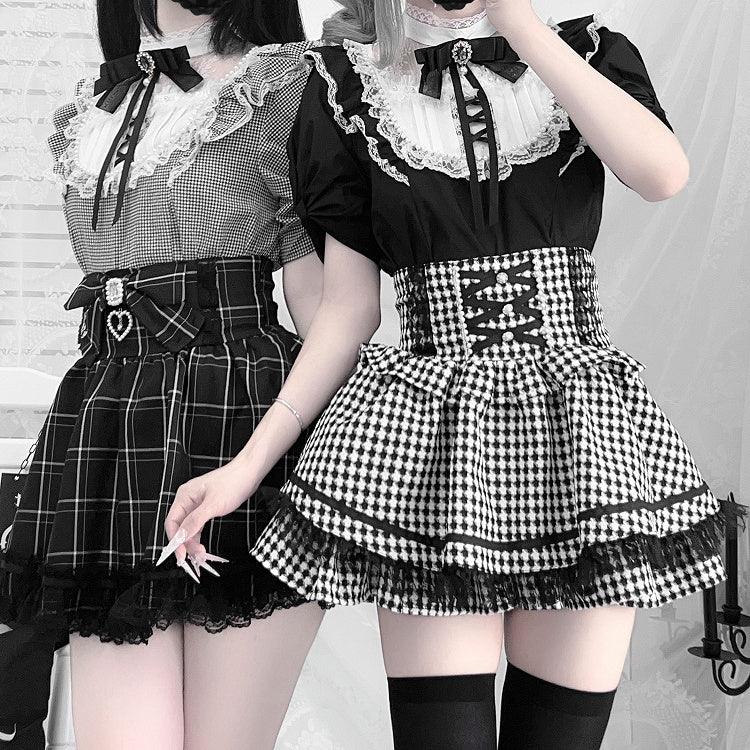 / Spitzenbesatz mit Perlendetails Weiße karierte Bluse Jirai Kei Illusionsausschnitt Schwarz