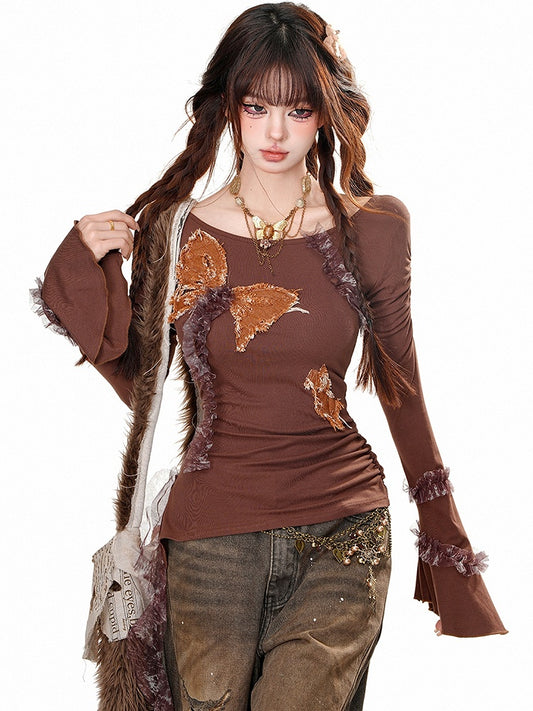 Braunes Mesh-Top mit Rüschendetail, geraffter Taille und Glockenärmeln