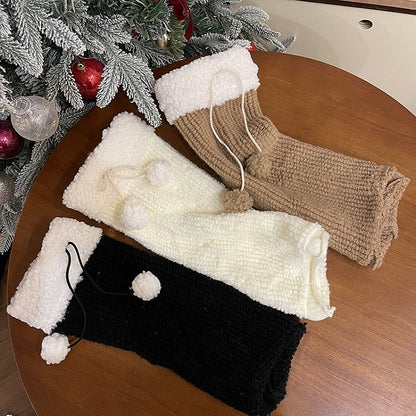 カーキ＆ブラウンのポンポン付きスウィートレッグウォーマー