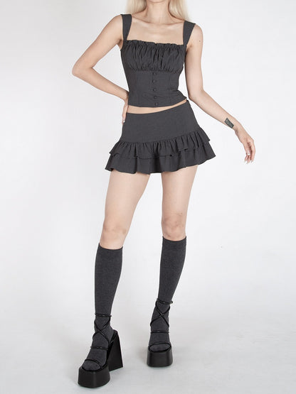 Dunkelgraues, kurzes, ärmelloses Top mit gerüschtem, quadratischem Ausschnitt und Streifenmuster