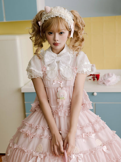 ホワイトの取り外し可能な蝶結びネックラインのビーズ付きショートパフスリーブブラウス