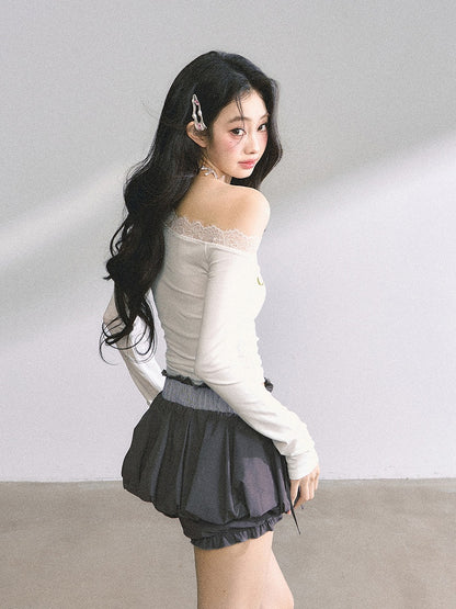 ホワイト アシンメトリーネックライン ストロベリープリント トップス