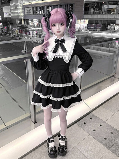 Jirai-kei Tiered Long Sleeve Dress with Pointed Collar, Lace & Bows, Black White - Puppet Bombs