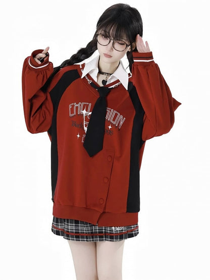 Rotes Sweatshirt im Preppy-Stil mit seitlichem Schlitz und Hemdkragen und gratis Krawatte