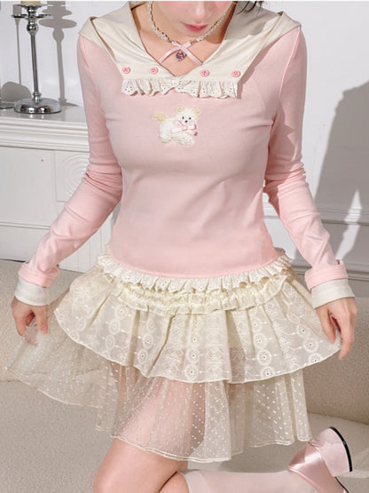 Rosa Plüsch-Top mit Welpenmuster und Rüschenbesatz aus Spitze