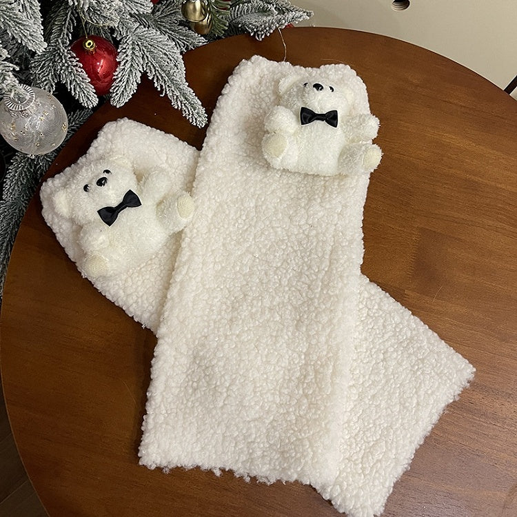 Weiße Lolita-Bärenpuppe mit Schleife