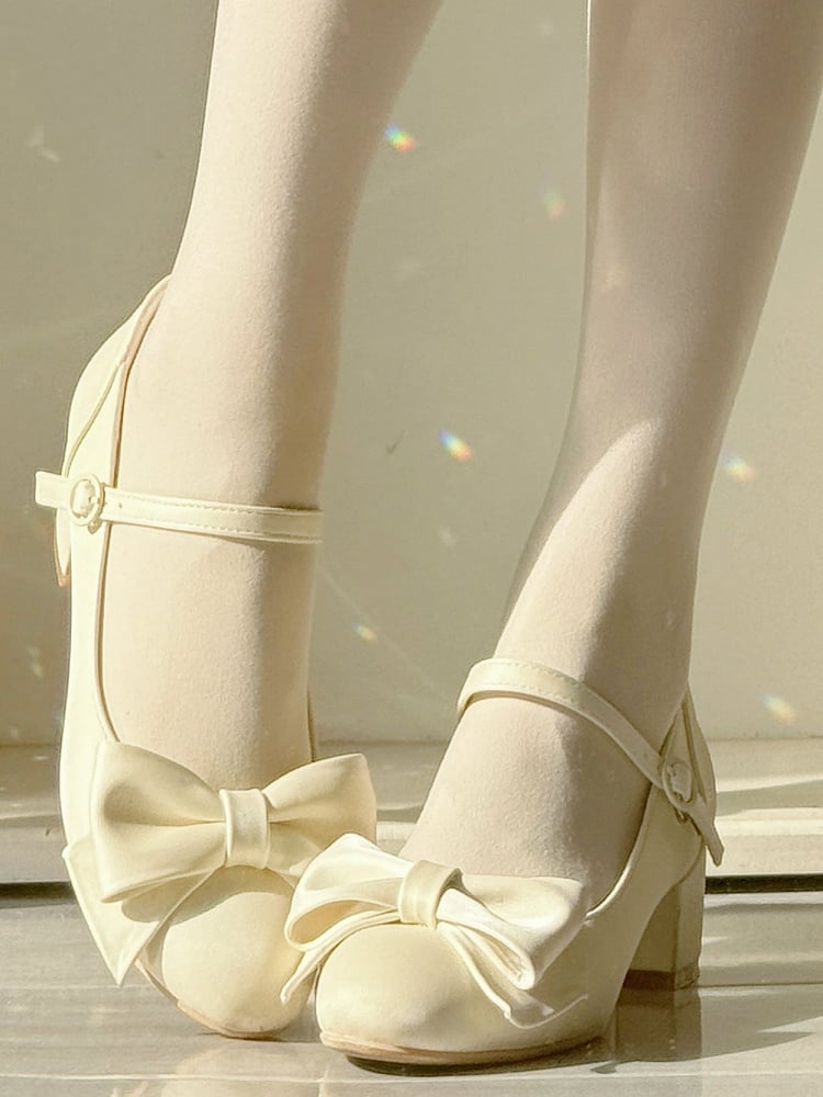 Mid-heel Creamy White Classic Mary Janes in PU - Delicate Top Bow & Round Clasp