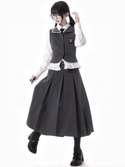 ダークグレーのプレッピースタイルVネックベスト