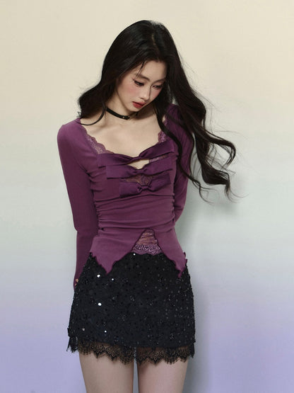 Lilafarbenes Top mit V-Ausschnitt, Strickdetails, kontrastierende Spitzenaufnäher, glamouröse Schleifen