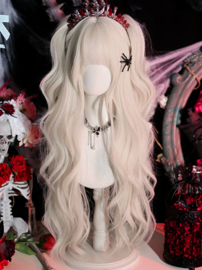 ライトグレーのアンダーバスト丈ウェーブウィッグ（フルバング付き）