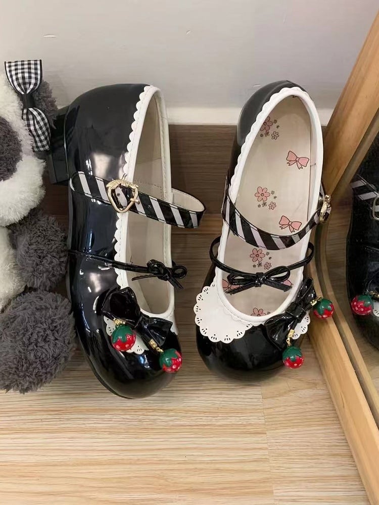 Lolita Janes with Scalloped Hem Low-heel Sweet Strawberry Black Mary Snap