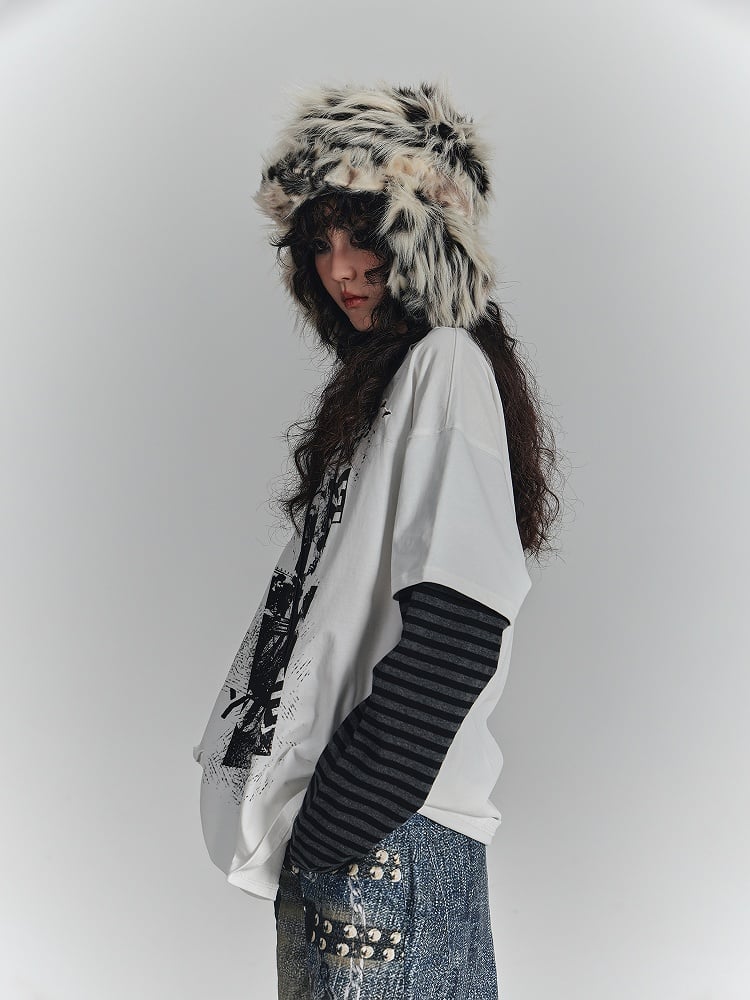 Graffiti Crossed White Shoulder Cut-Out Sleeve with V-Neck Punk Ties Striped Tee