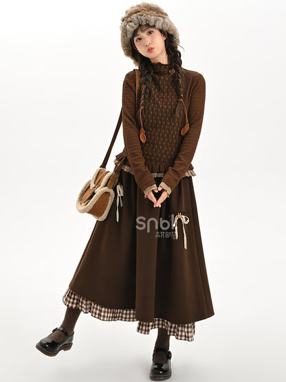 ブラウンの蝶結びディテール、足首丈スカート、チェック柄、フリル裾