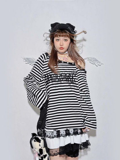 Schwarz-weiß gestreiftes Top mit asymmetrischem Ausschnitt