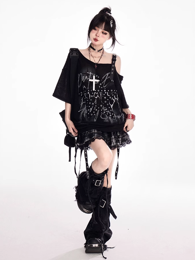 Y2K Schwarzes, asymmetrisches T-Shirt mit Sternträgern und Bittersüß