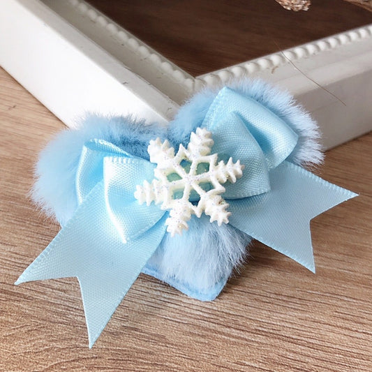 Vibes Hairclip BlueWhite Decorated Heart-Shaped Plushie Snow Bowknot Frozen Design