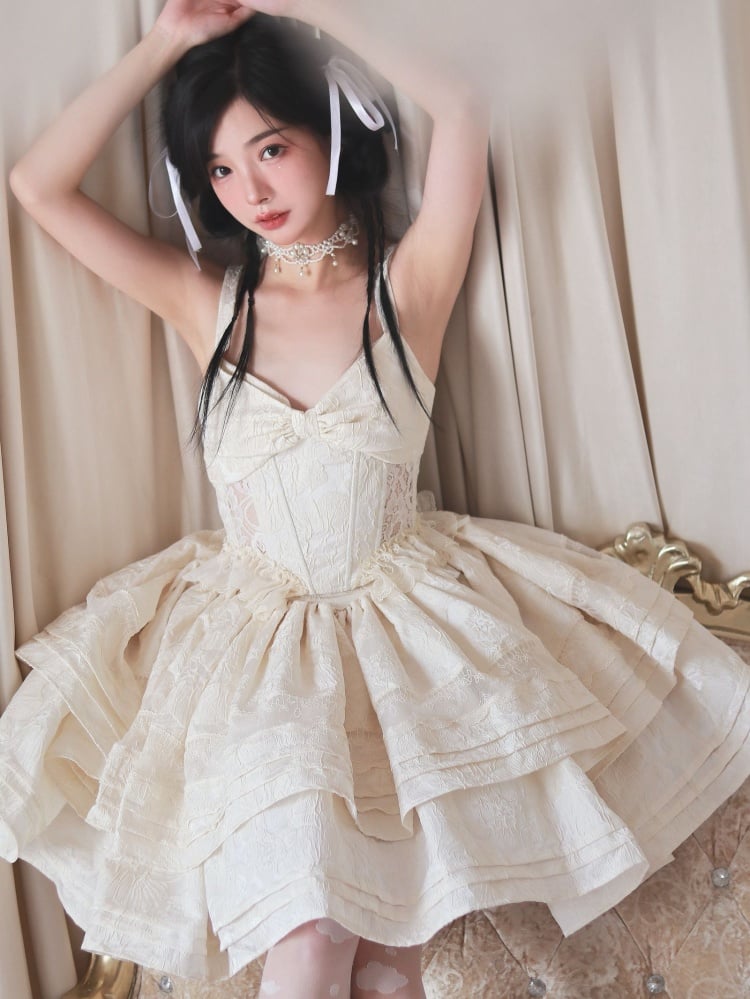 ベージュのフリルトリムブラウストップスセット