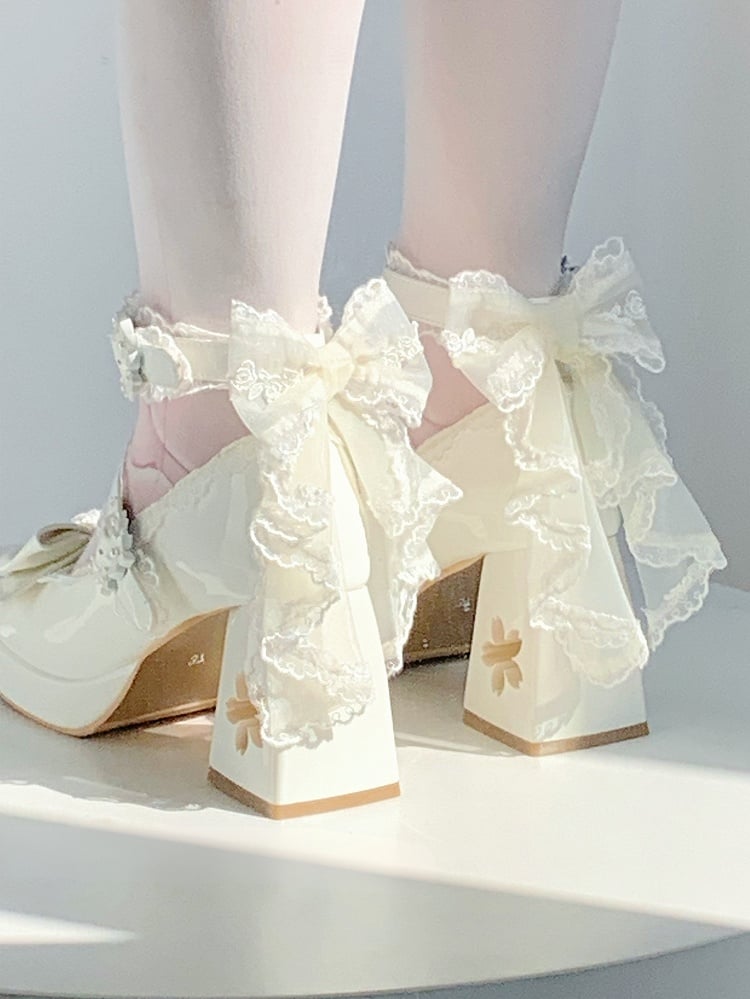 PU - Talons hauts Sakura à découpes, Mary Janes blanches