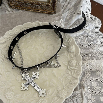 Garter Black Spiked Cross Thigh