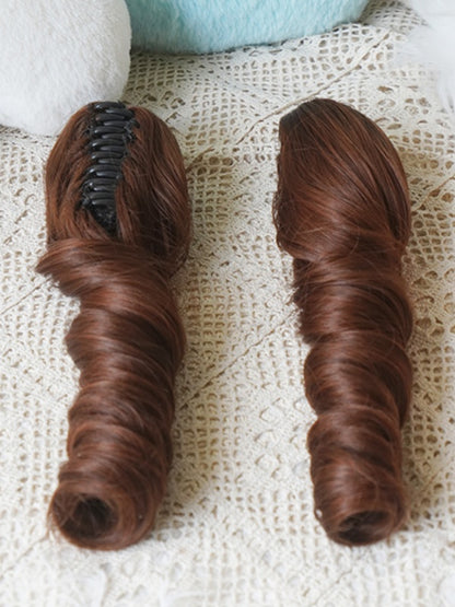 Karamellfarbene, gerade Perücke im Bob-Schnitt mit Pony und doppelten langen/kurzen Pferdeschwanz-Krallenclips