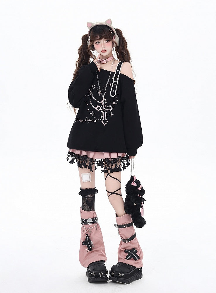 ブラック/ピンクのアシンメトリーネックライン、ハートバックル、クロス刺繍スウェットシャツ