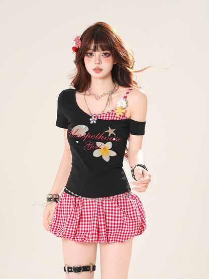 フェイクツーピースTシャツ アシンメトリーネックライン 花柄アクセント ホワイト/ブラック