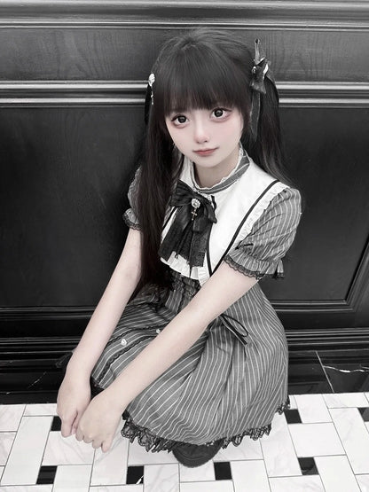 Rhinestone Embellished Jirai Kei Black Bow Cross Charm Hairclips