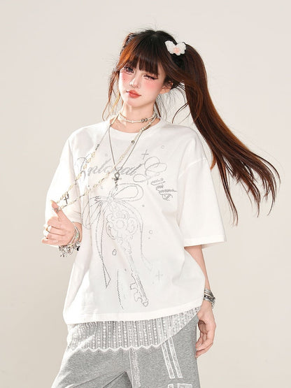 T-Shirt Loose Blau/Weiß Schlüssel- und Schleifendruck Spitzenbesatz