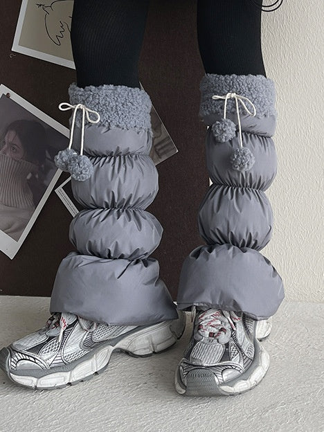 Süße Beinwärmer mit Schleife und Pompons