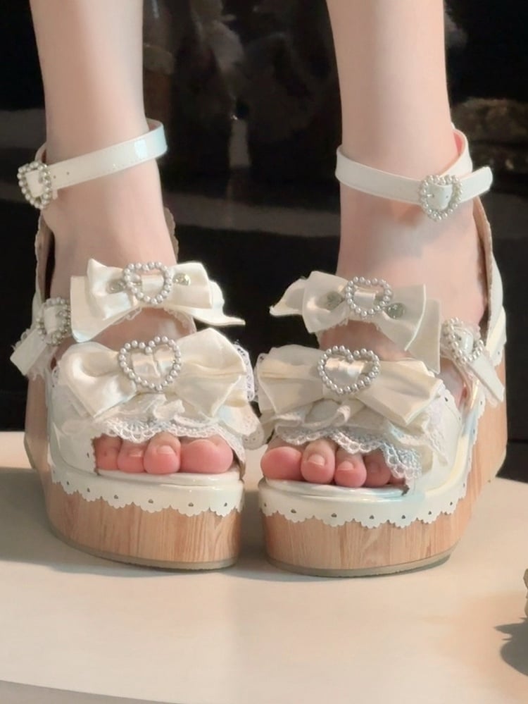 Sandalen - Lolita White Heart Plateau Perlenschnallen Old School