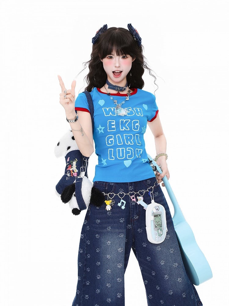 Daily Kawaii – Blaues T-Shirt mit taillierter Schulterpartie und Buchstaben-Print