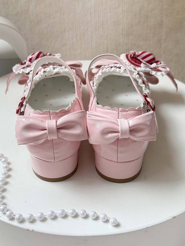 Janes Mary – Schuh mit kreuz und quer verlaufenden Clip-Riemen und Herzmotiv, tiefrot, gerüschte Spitze, rosa Design, süße runde Zehenpartie mit Schleifendetails