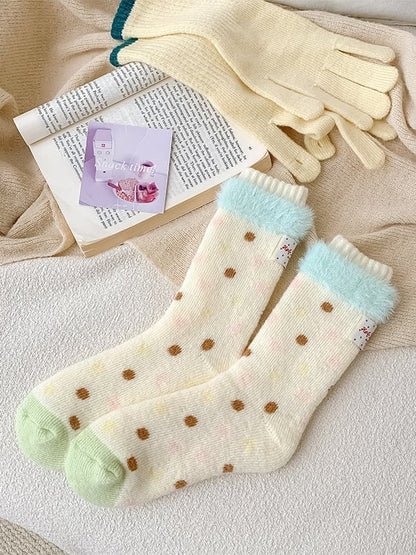 クリーミーな黄色の可愛い水玉模様のふくらはぎソックス