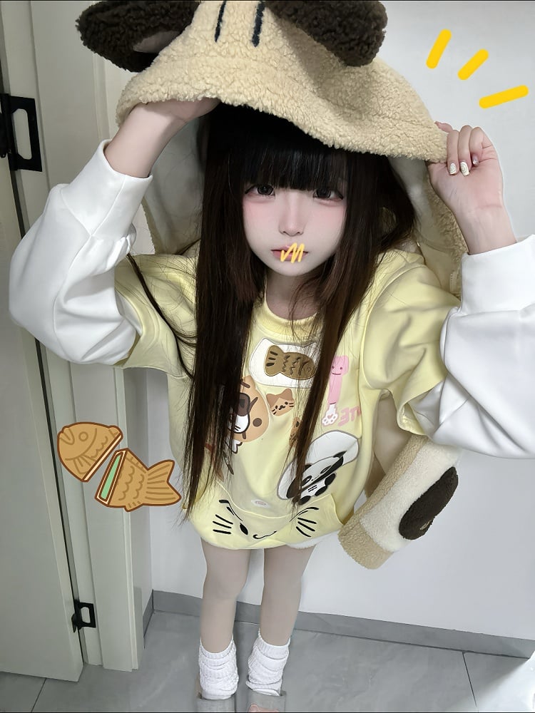 White Design Core | Otome Colorblock Yellow Taiyaki Cat Embroidery Sweatshirt