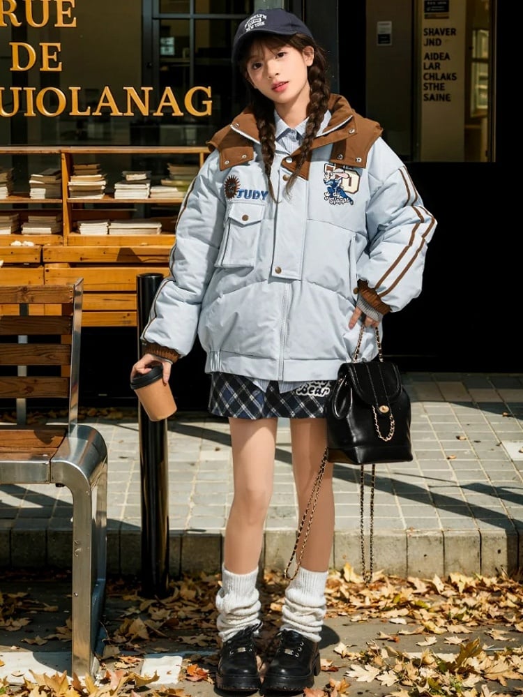 アップリケブルーの厚手フード付きジャケット