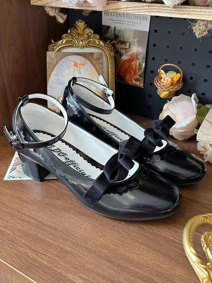 Low-heel Classic Mary Janes in PU with Floral Detailing, Bow Accent & Heart Closure