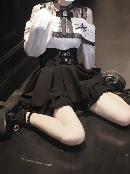 Aesthetic Shoulder Neckline Illusion Jirai with Contrast Pure Kei White Black - Innoncent Open and Sweater