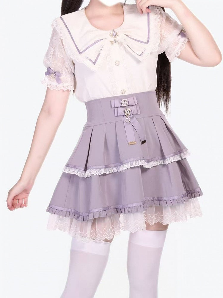 Jirai Kei Bluse mit Schleife, lila-weißem Kragen, Schleifen und Kronenbrosche