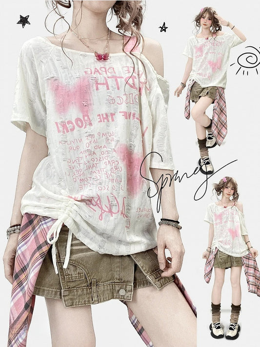 非対称Y2KビタースイートネックラインレターバタフライTシャツオフホワイトとプリント