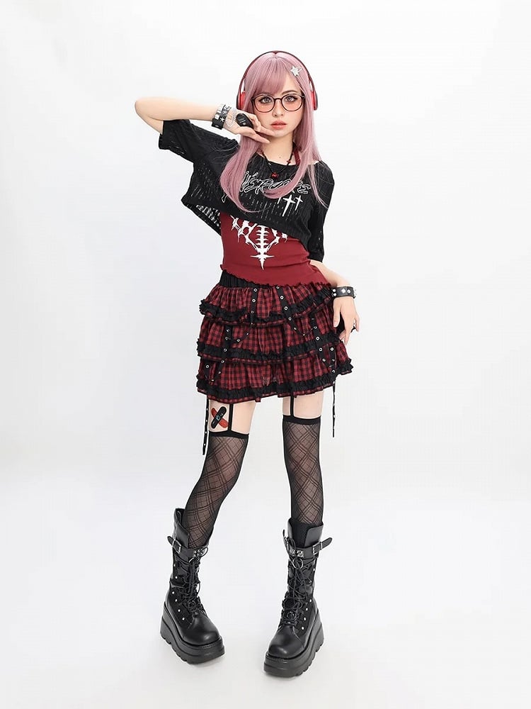 Coverup Rotes Neckholder-Y2K-Top mit schwarzem Grafik-Tank-Top im Set