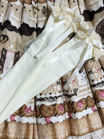 Lolita-Socken mit Rüschen und Bündchendetails aus Spitze in Braun/Schwarz/Weiß mit Schleife