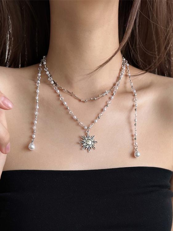 Sunflower Multi-Layered Silver Pendant With Y2K Necklace