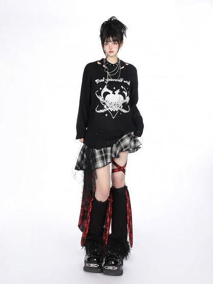 Asymmetrischer rot-weiß karierter Stufenrock mit kaskadierendem Spitzenrüschenbesatz